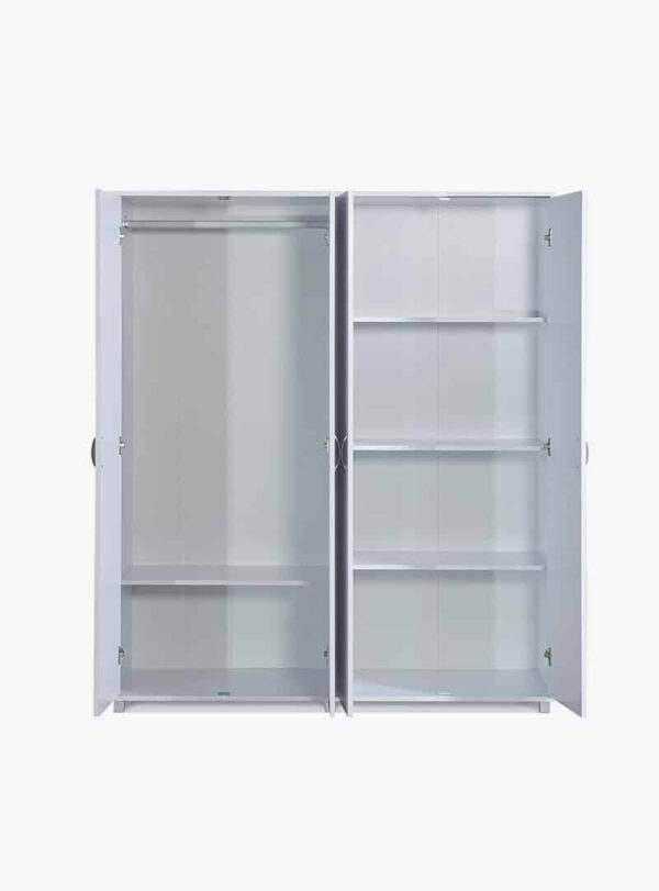 ארון בגדים 4 דלתות בצבע לבן במצב פתוח