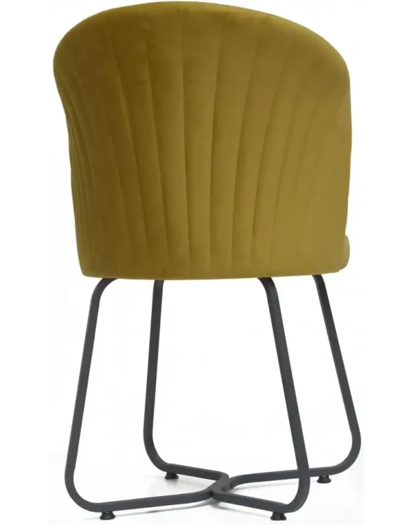 כיסא ישיב יפהפה בצבע צהוב לסלון הביתי או לחדר הישיבות במשרד