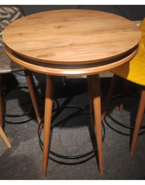 שולחן בר עגול מעץ טבעי ואיכותי לאירוח בלתי נשכח